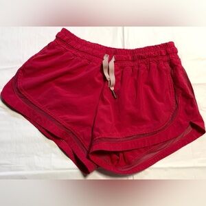 Lululemon Hotty Hot Shorts 2.5” Red Pink Mesh Trim Size 6